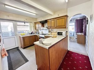 Kitchen- click for photo gallery